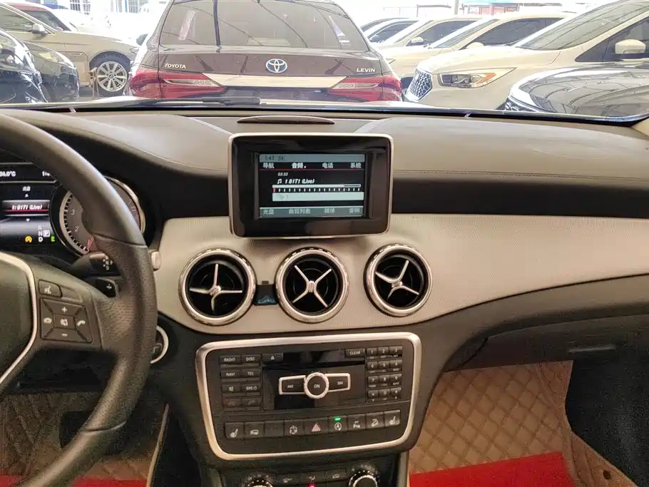 Mercedes-Benz GLA 2015 — фото 13