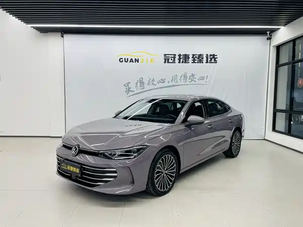 Volkswagen Passat 2025