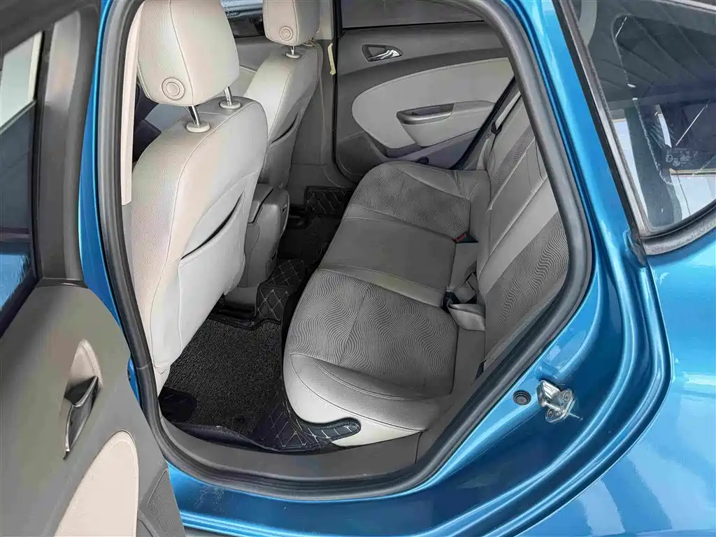 Buick Excelle 2011 — фото 11