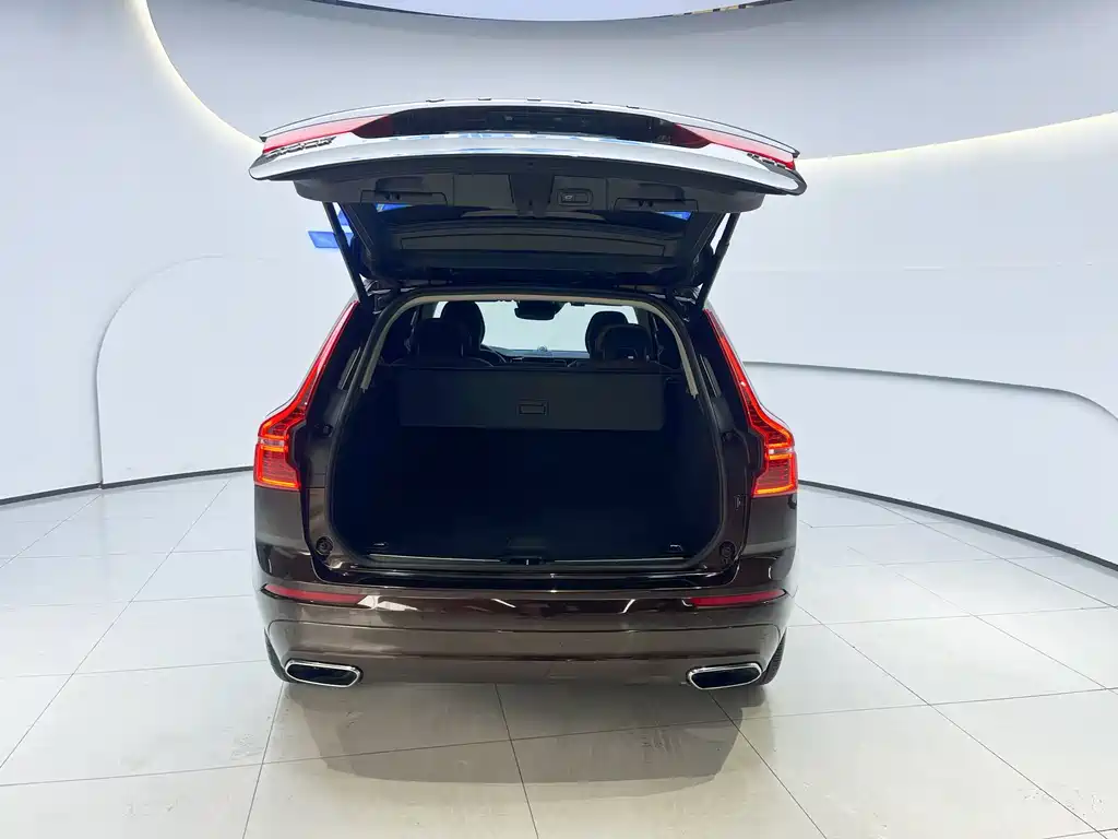 Volvo XC60 2019 — фото 5