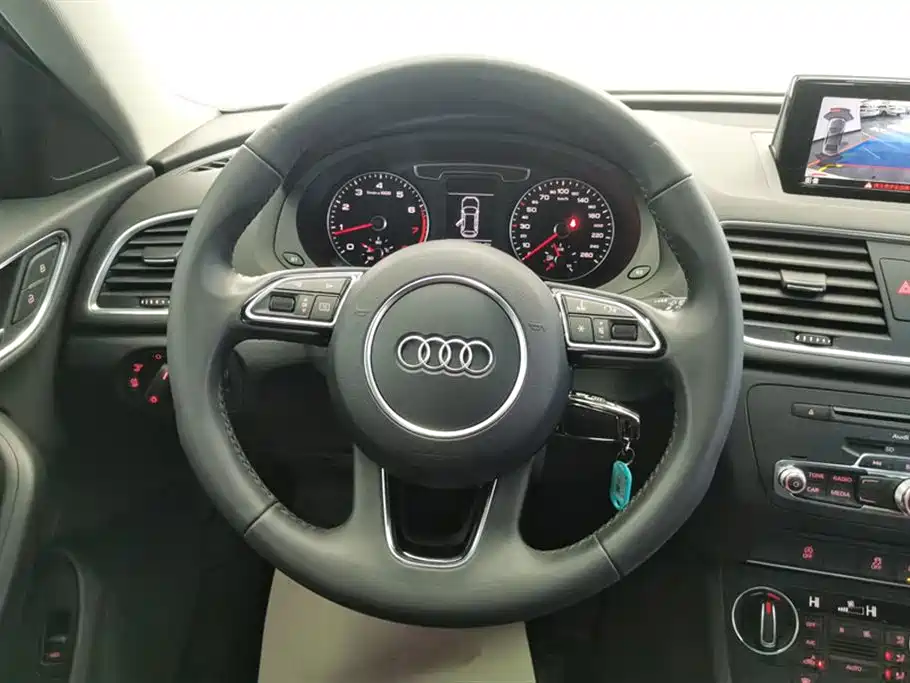 Audi Q3 2018 — фото 15