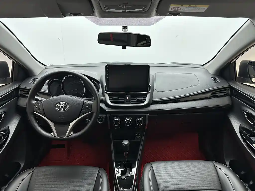 Toyota Yaris L 2023 — фото 7