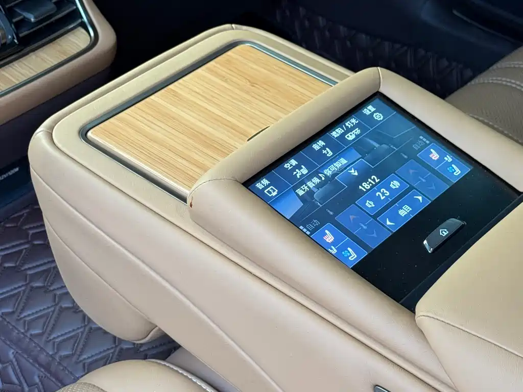 Lexus LS 2019 — фото 13