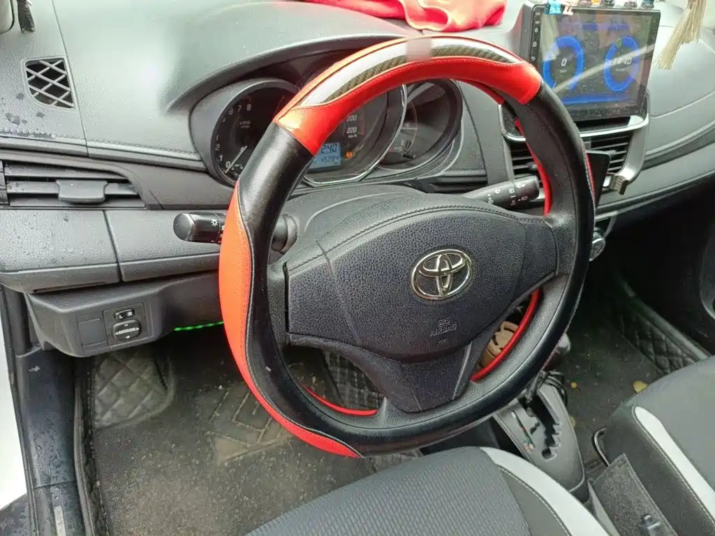 Toyota Yaris L 2020