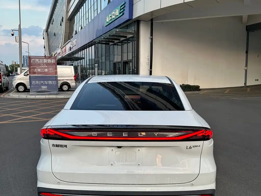 Geely Galaxy L6 2025 — фото 10