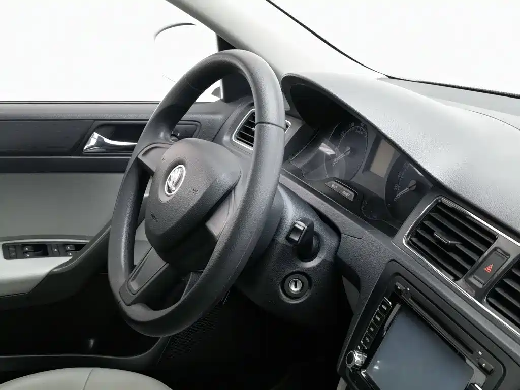 Skoda Rapid 2017 — фото 22