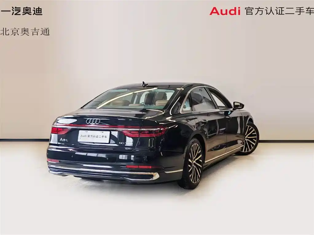 Audi A8 — фото 25