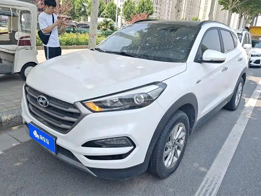 Hyundai Tucson 2017 — фото 1