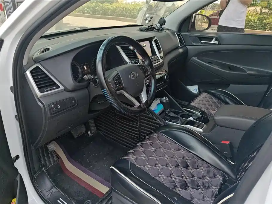 Hyundai Tucson 2017 — фото 12