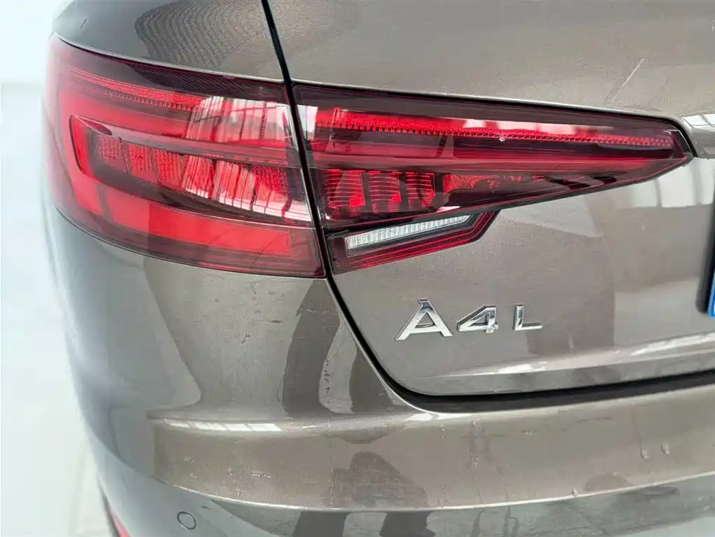 Audi A4L 2020 — фото 13