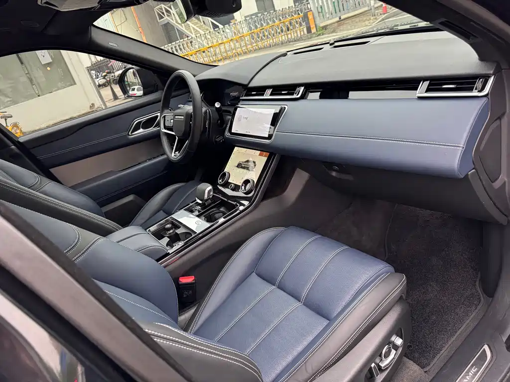 Land Rover Velar 2023 — фото 15