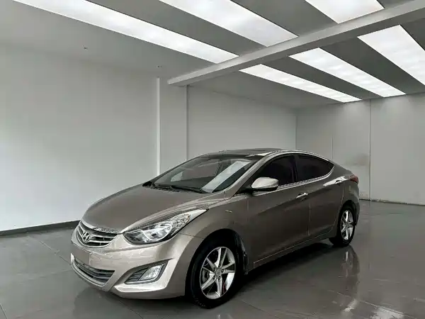 Hyundai Elantra Langdong 2012