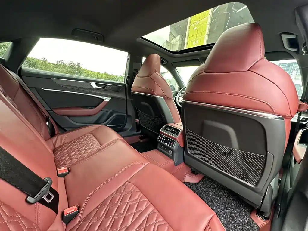Audi A7L 2023 — фото 38