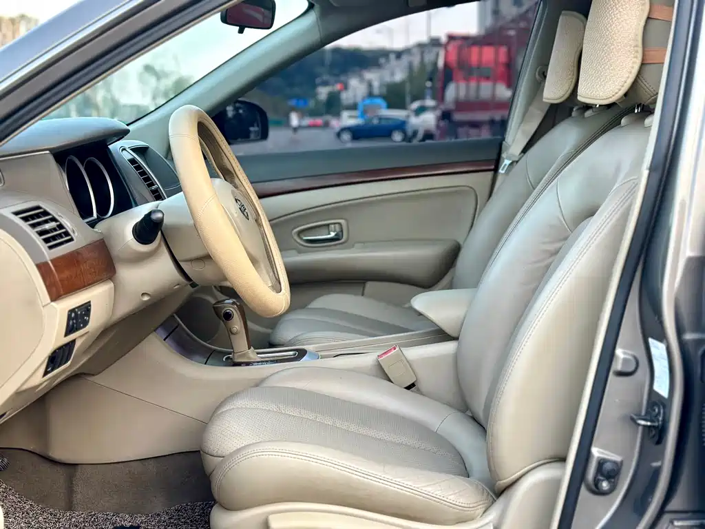 Nissan Sylphy 2010 — фото 21