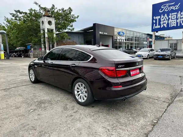 BMW 5 Series GT 2011