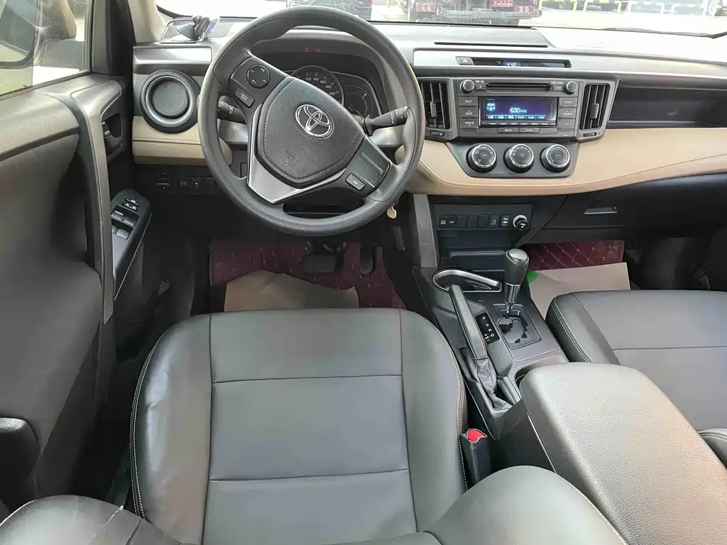 Toyota RAV4 2019 — фото 11