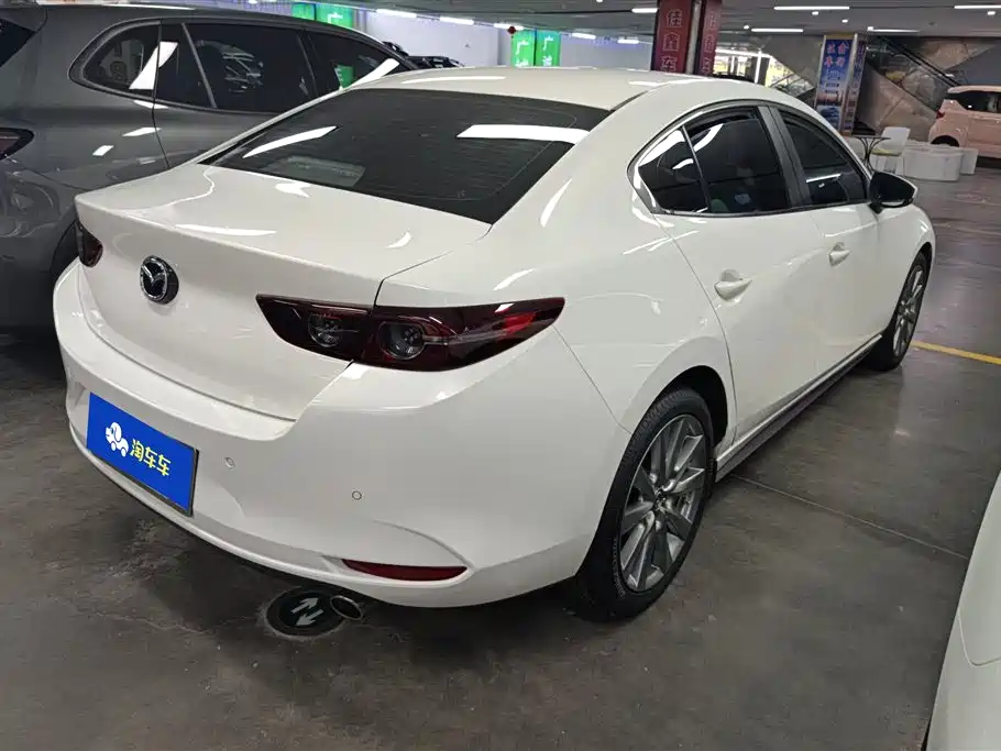 Mazda 3 Axela 2024