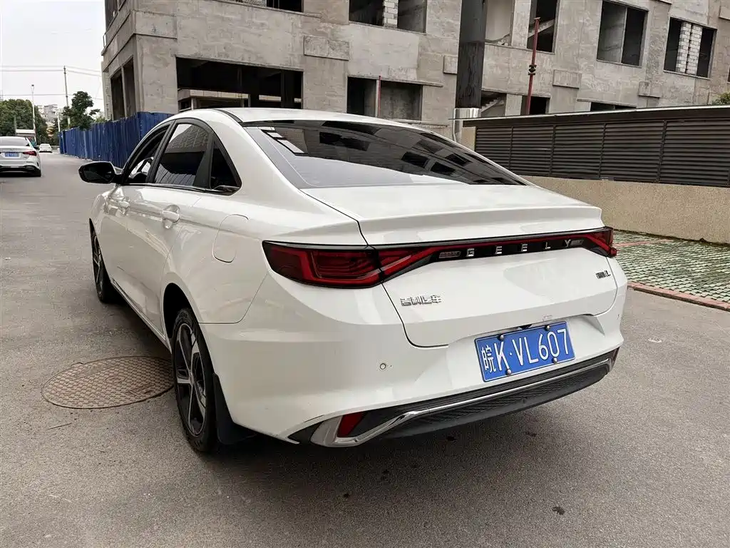 Geely Emgrand L 2022