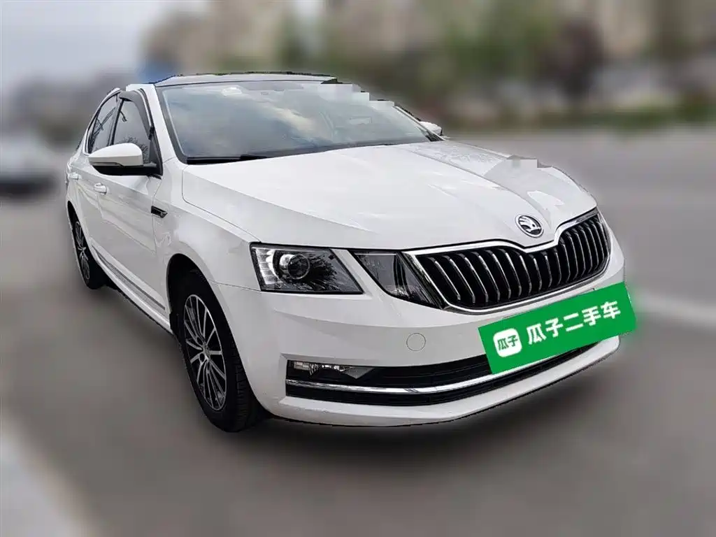 Skoda Octavia 2018 — фото 10