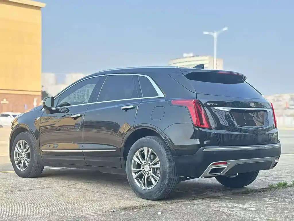 Cadillac XT5 2021 — фото 9