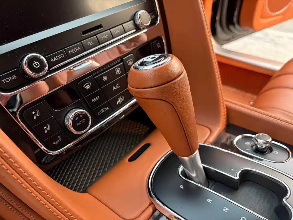 Bentley Flying Spur 2014 — фото 23