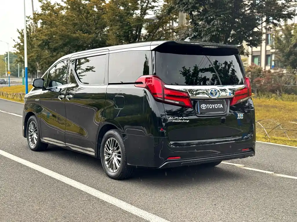 Toyota Alphard 2020 — фото 5