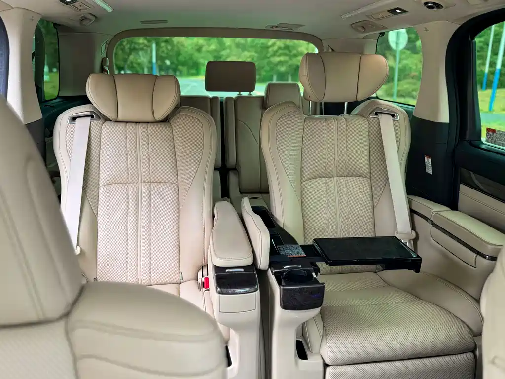 Toyota Alphard 2020 — фото 16