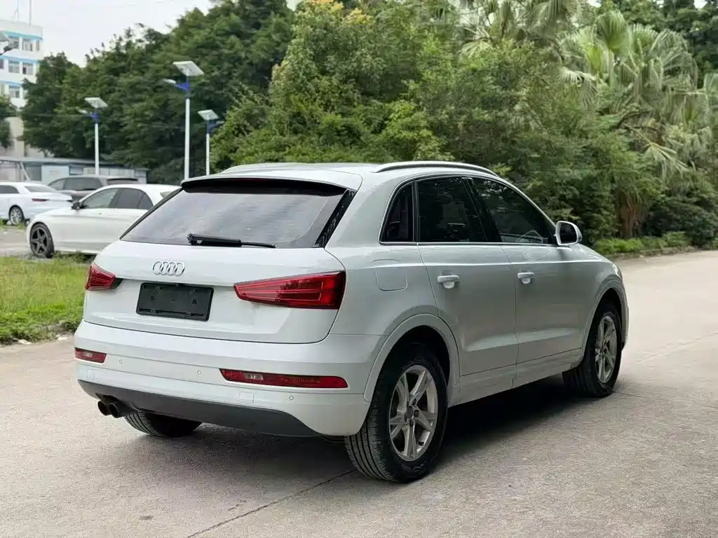 Audi Q3 2016 — фото 9
