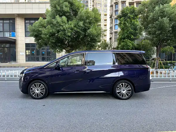 GAC Trumpchi E8 PHEV 2024