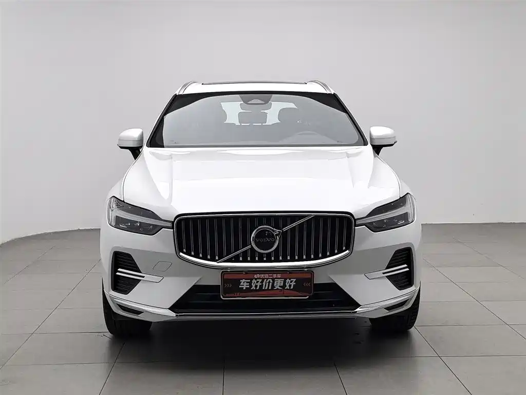 Volvo XC60 2025 — фото 3