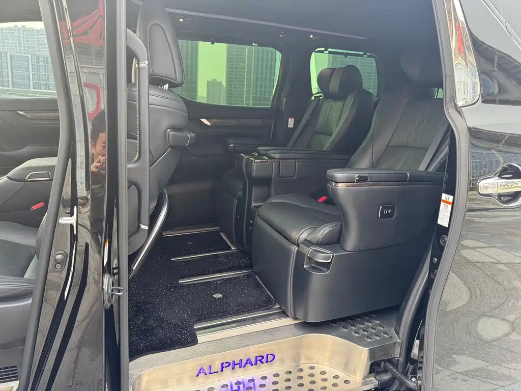 Toyota Alphard 2021 — фото 5