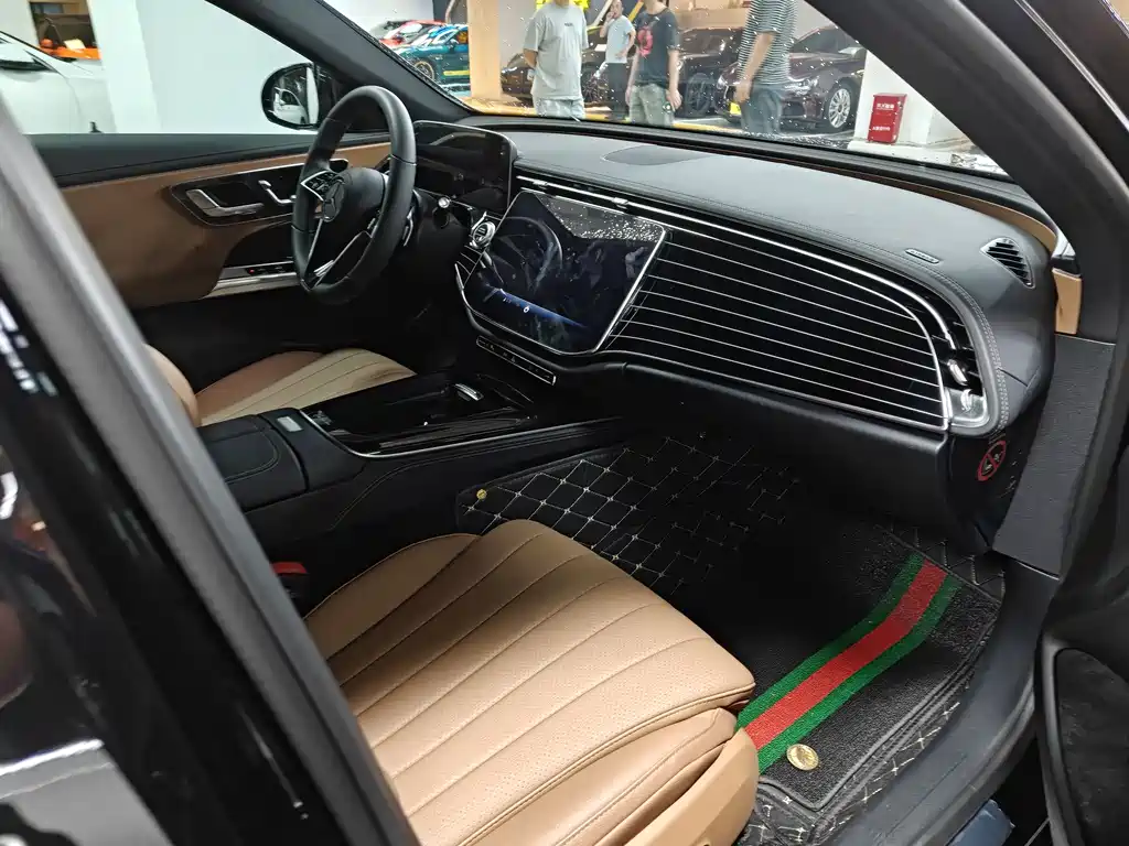 Mercedes-Benz E-Class 2024