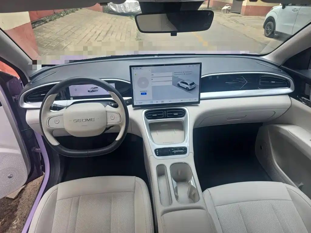 Geely Galaxy Starwish 2025 — фото 13