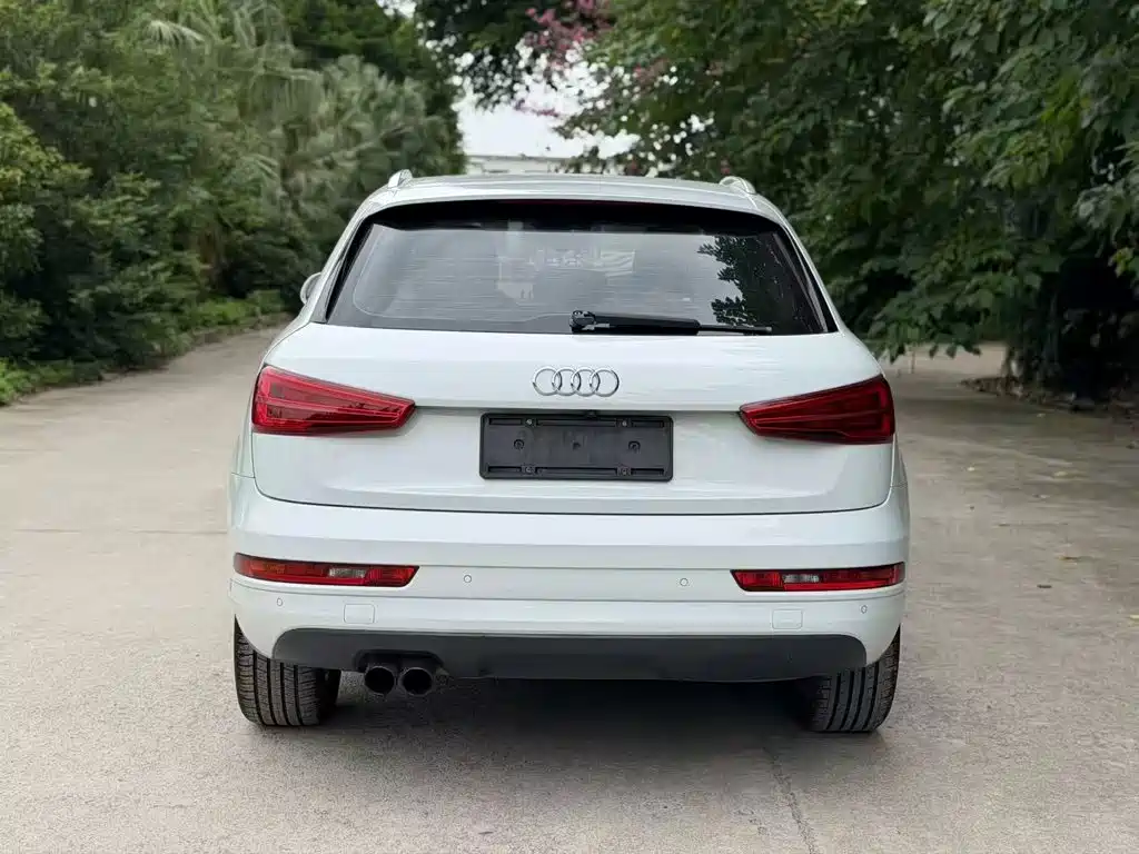 Audi Q3 2016 — фото 8