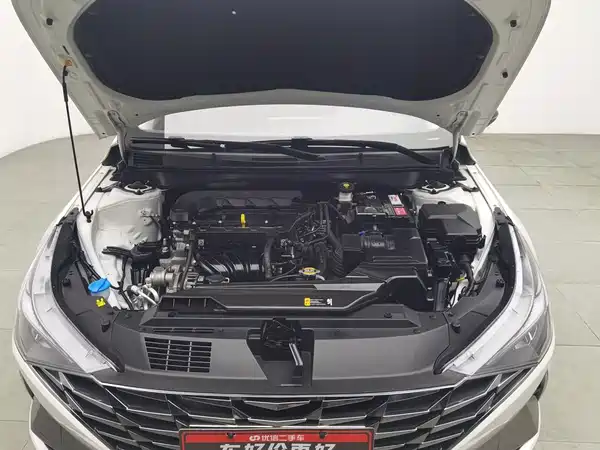 Hyundai Elantra 2022