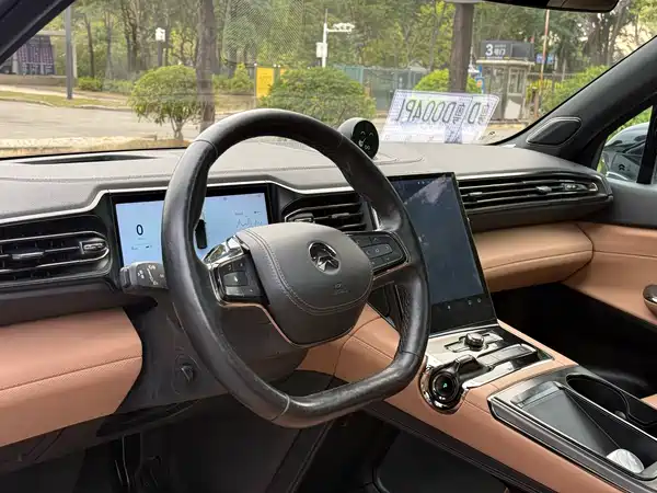 NIO ES8 2020