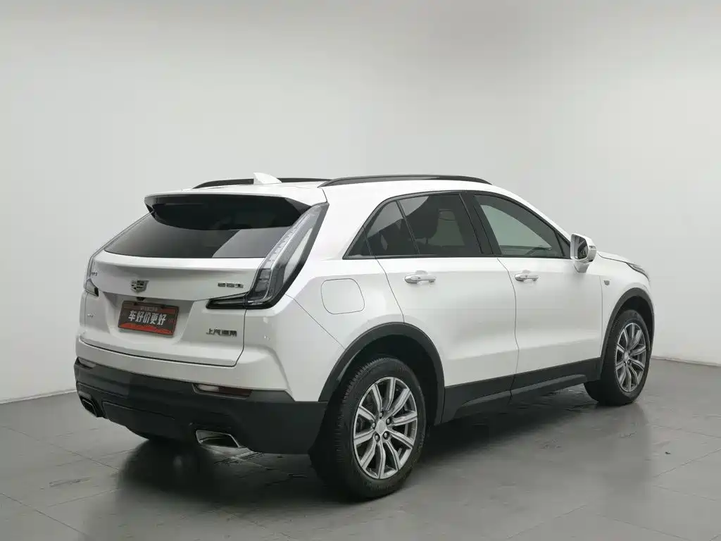 Cadillac XT4 2019 — фото 2
