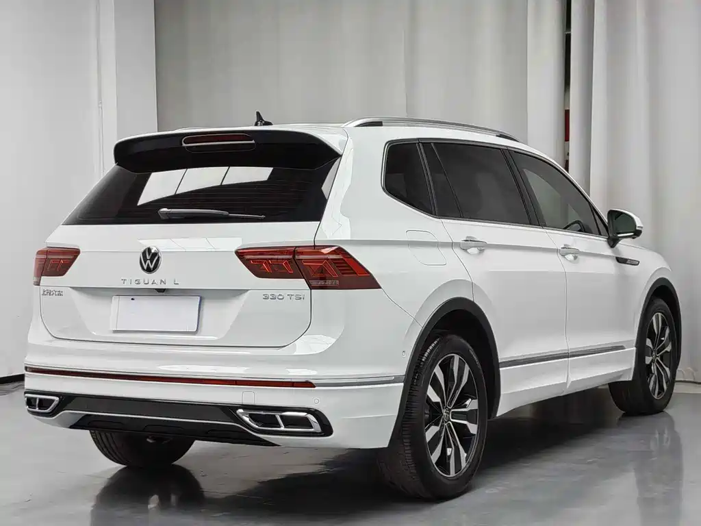 Volkswagen Tiguan L 2023 — фото 13
