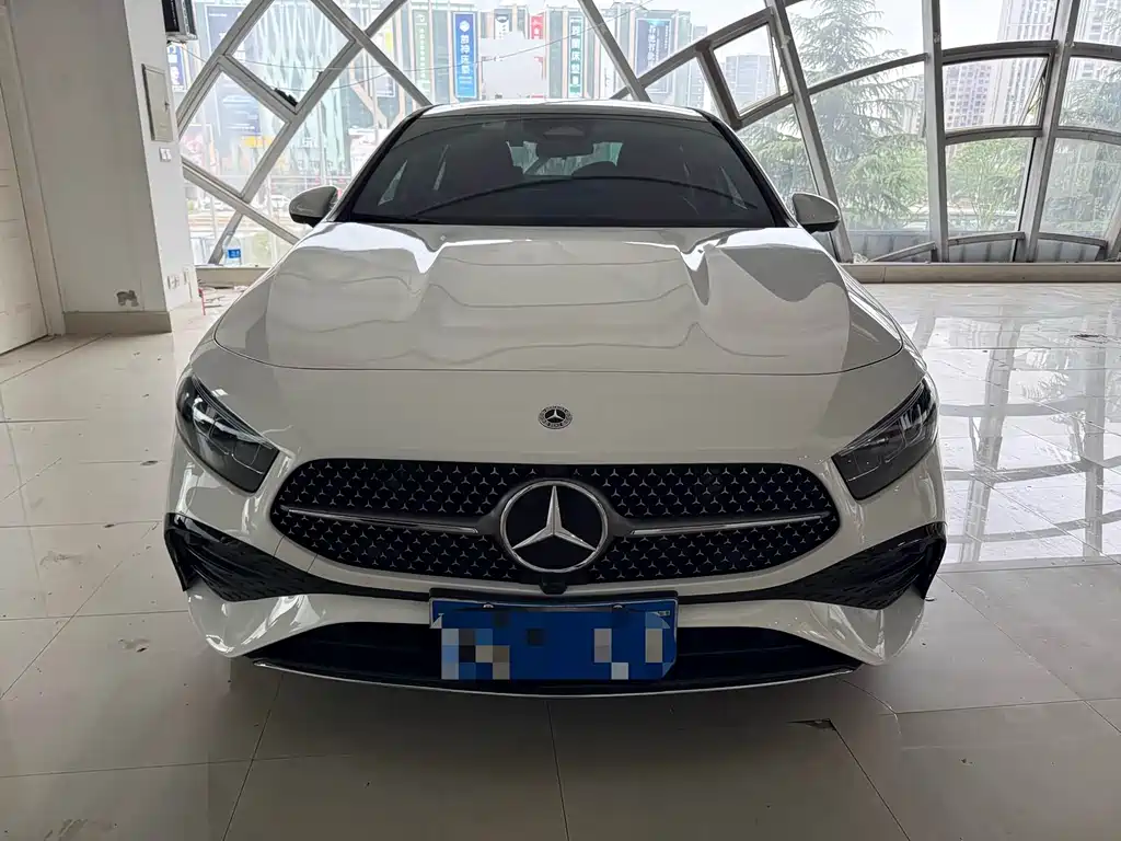 Mercedes-Benz A-Class 2024 — фото 2