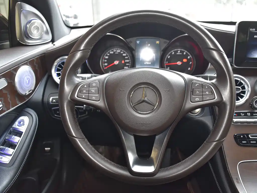 Mercedes-Benz GLC 2018 — фото 18
