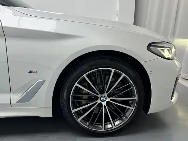 BMW 5 Series 2022