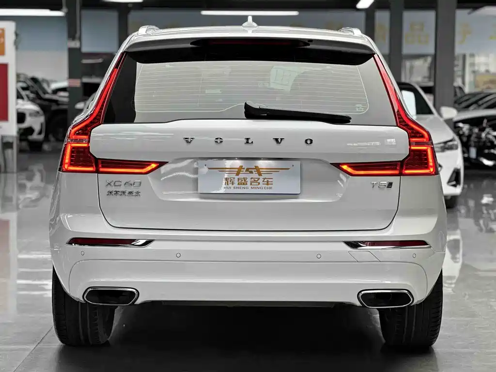 Volvo XC60 2021 — фото 4