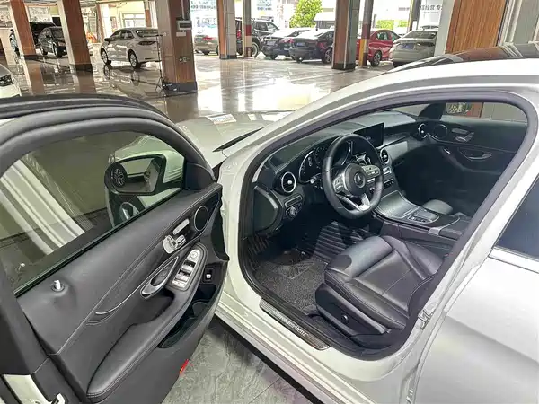 Mercedes-Benz C-Class 2020