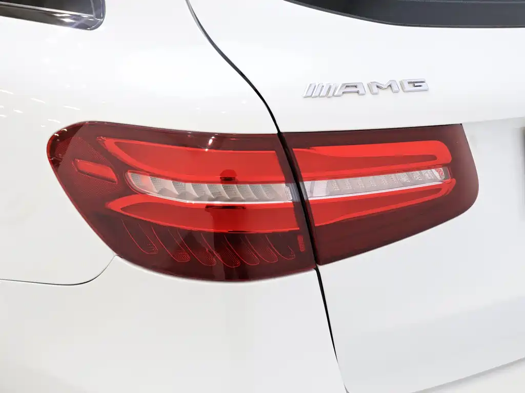 Mercedes-Benz GLC AMG 2018 — фото 22
