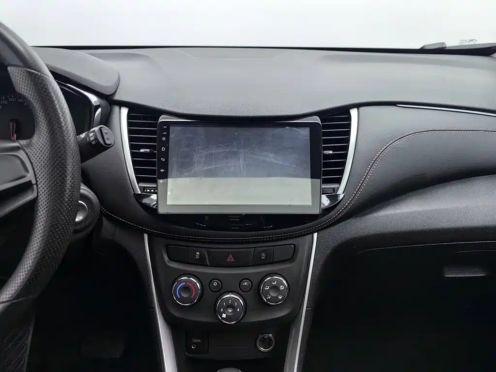 Chevrolet Trax 2017 — фото 12