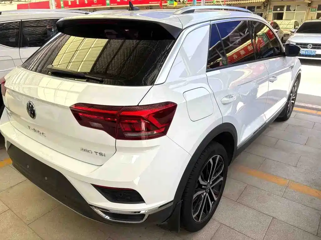 Volkswagen T-Roc 2023 — фото 3