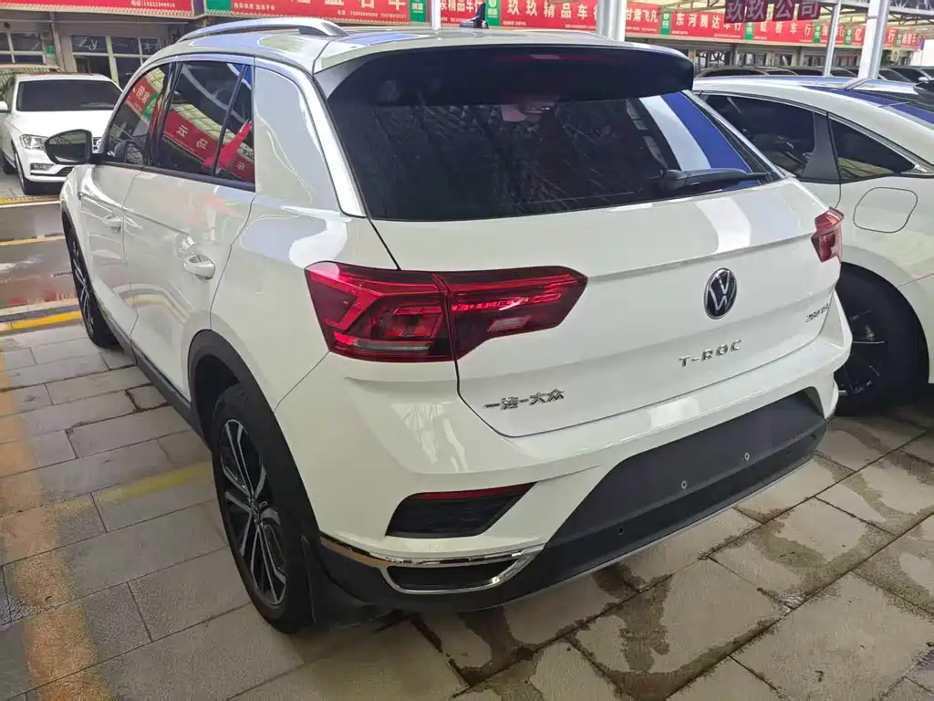 Volkswagen T-Roc 2023 — фото 2