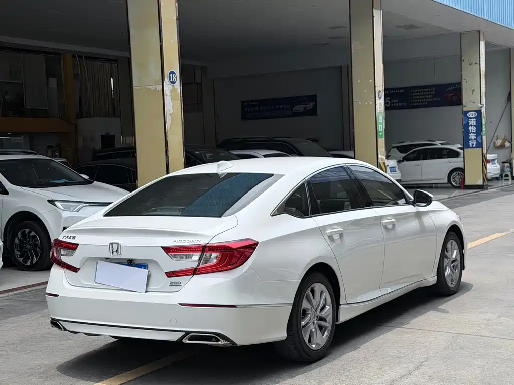Honda Accord 2021 — фото 11