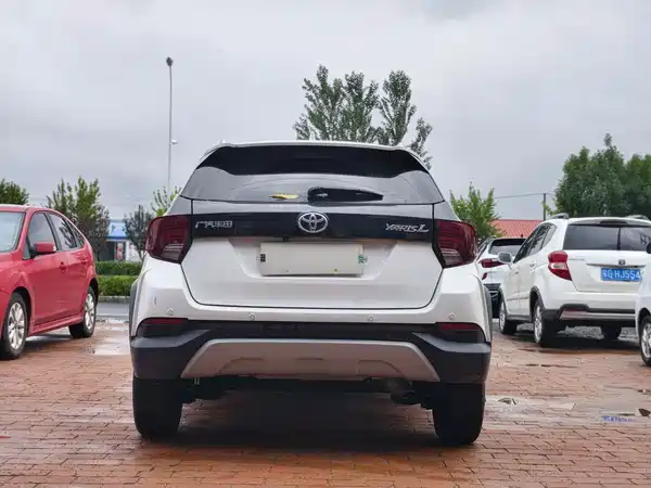 Toyota Yaris L 2021