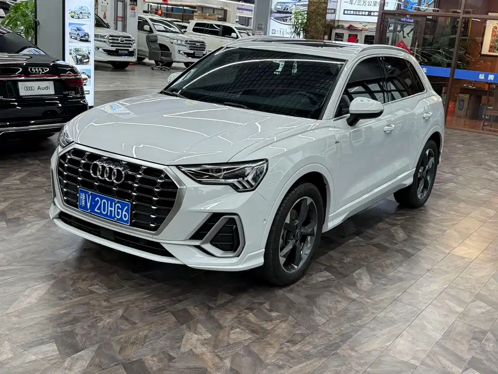 Audi Q3 2023 — фото 1